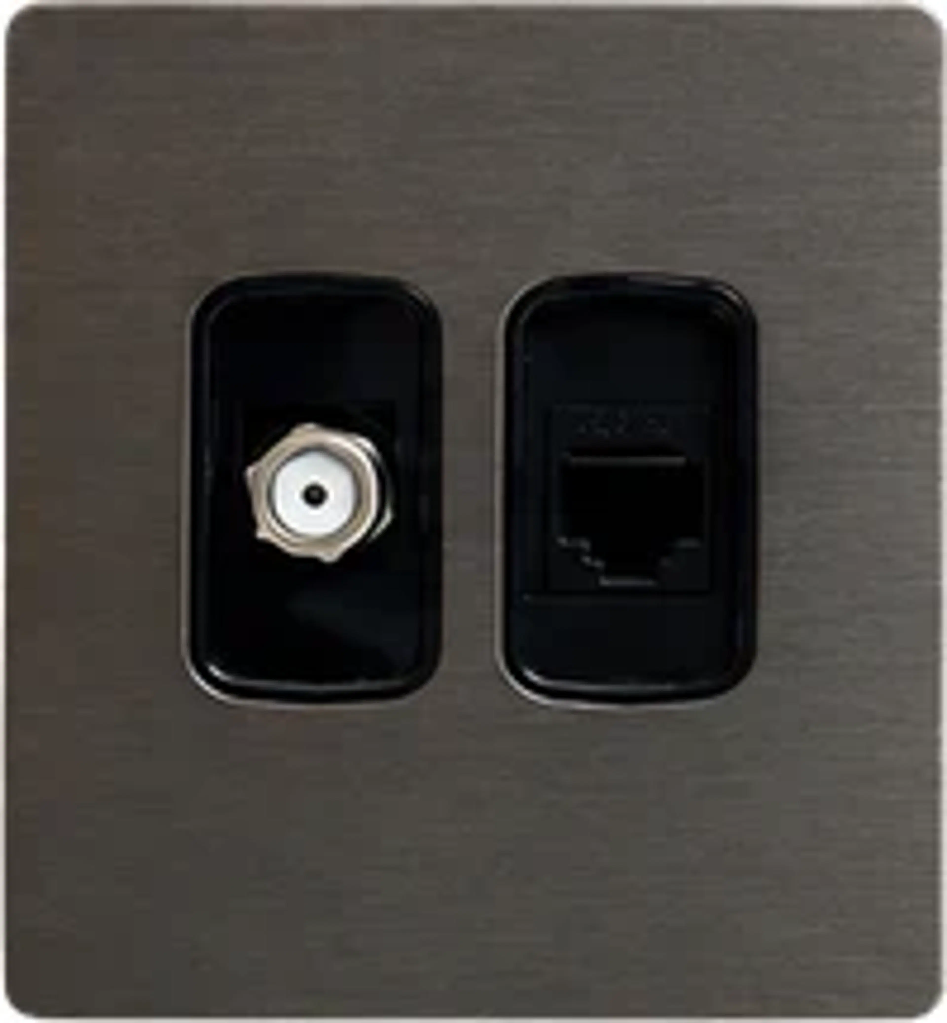 DESIGNO Outlet TV + Data - Image 4